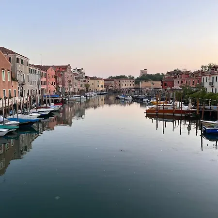Ponte S Ana, Am Eingang Zur Biennale Appartamento *