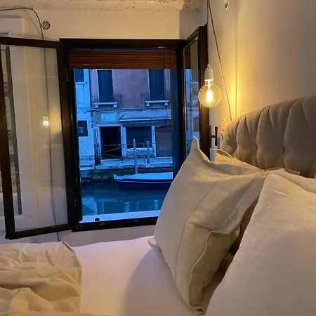 Apartment Ponte S Ana, Am Eingang Zur Biennale *