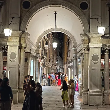 Apartment Ponte S Ana, Am Eingang Zur Biennale Venice
