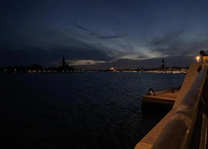 Ponte S Ana, Am Eingang Zur Biennale Appartamento