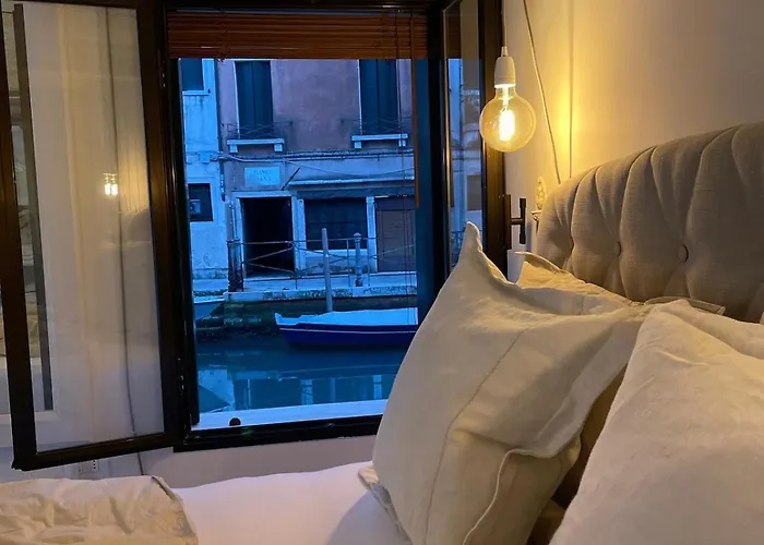 Appartamento Ponte S Ana, Am Eingang Zur Biennale *