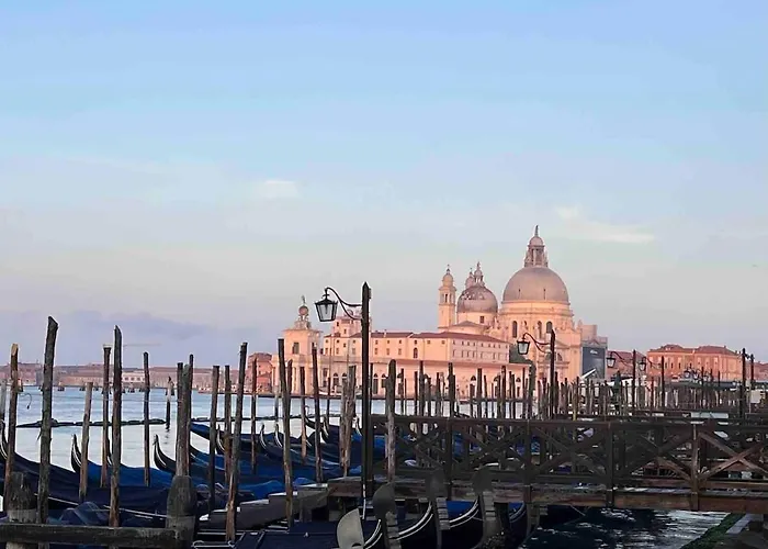 Appartamento Ponte S Ana, Am Eingang Zur Biennale