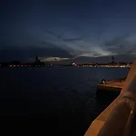Ponte S Ana, Am Eingang Zur Biennale דירה