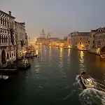 Ponte S Ana, Am Eingang Zur Biennale דירה