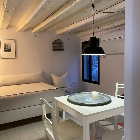 Ponte S Ana, Am Eingang Zur Biennale Apartmán