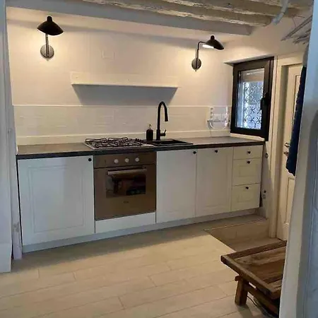 Ponte S Ana, Am Eingang Zur Biennale Apartmán